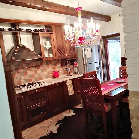 2 Bedrooms House With Jacuzzy Enclosed Garden&wifi At * Cupramontana