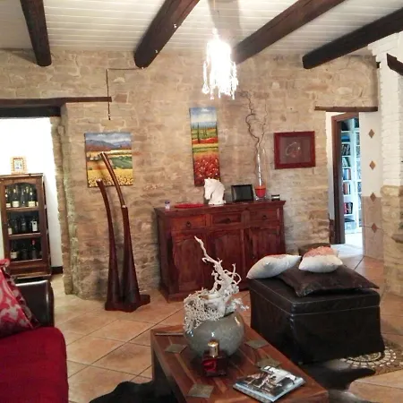 Dom wakacyjny 2 Bedrooms House With Jacuzzy Enclosed Garden&wifi At Cupramontana
