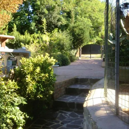 Dom wakacyjny 2 Bedrooms House With Jacuzzy Enclosed Garden&wifi At Cupramontana